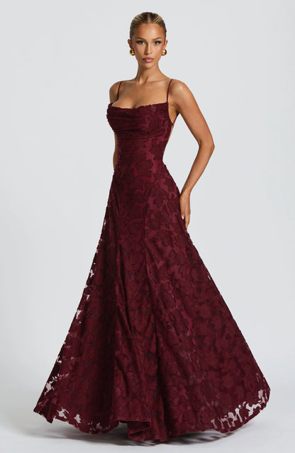 Rubis | Robe longue élégante en dentelle florale