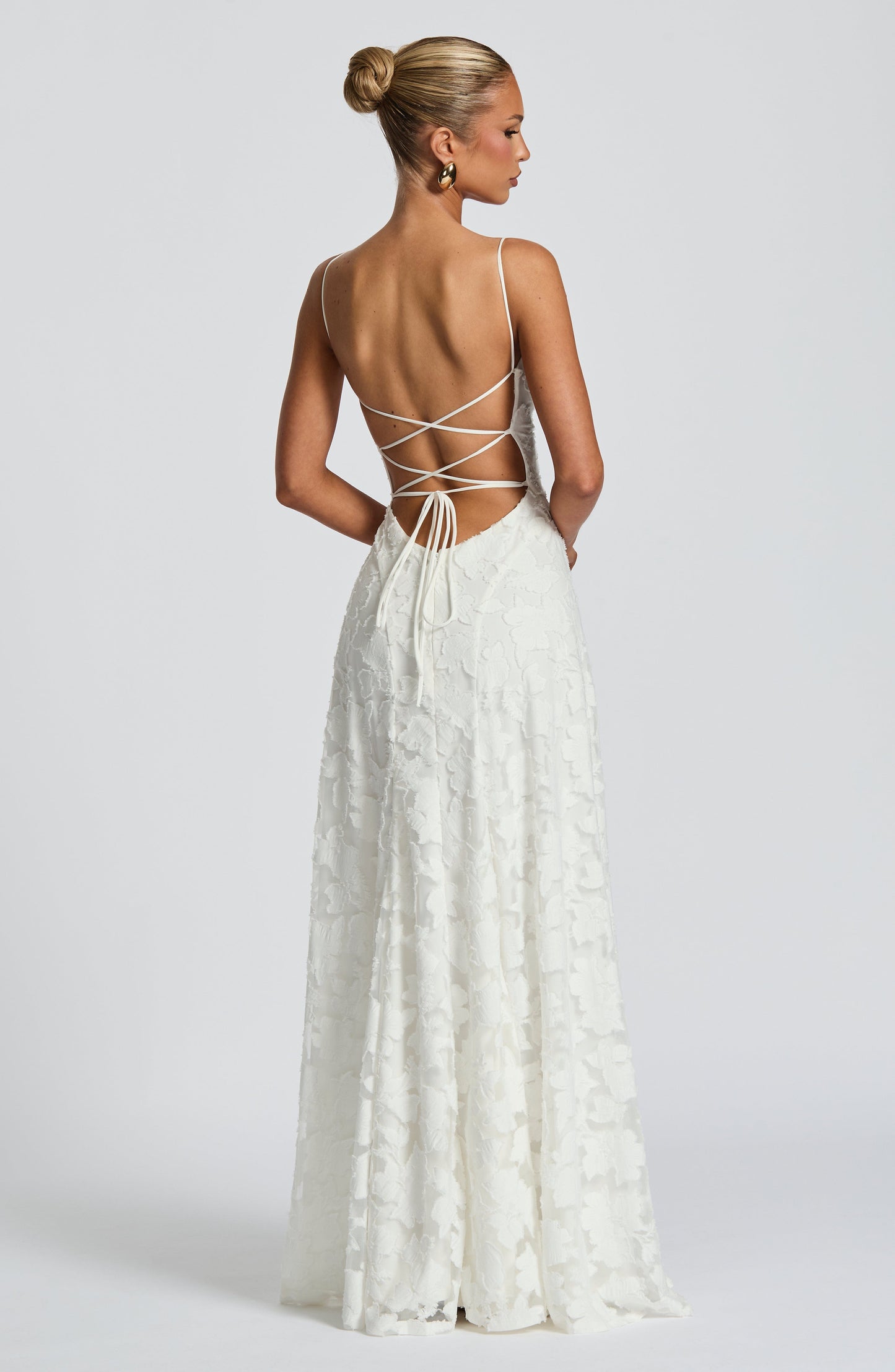 Rubis | Robe longue élégante en dentelle florale