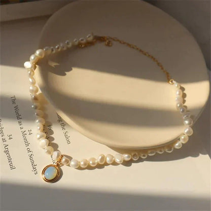 Collier de perles avec pierre de lune en or