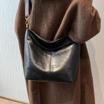 Embjørg | Sac à Bandoulière Classique avec Bandoulière Réglable à Motif