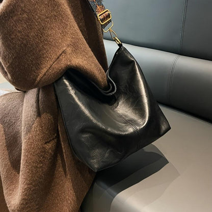 Embjørg | Sac à Bandoulière Classique avec Bandoulière Réglable à Motif
