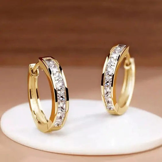 Boucles d'oreilles créoles en or et cristal chic