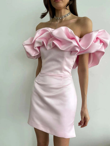 Waverly - Robe en satin à volants sans épaules