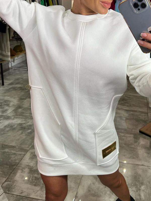 Audrey – Robe Élégante à Col Rond Fabriquée à Partir de Matériaux Durables