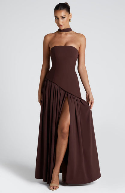 Robe Maxi Sans Manches pour Femme avec Fente Haute et Taille Asymétrique