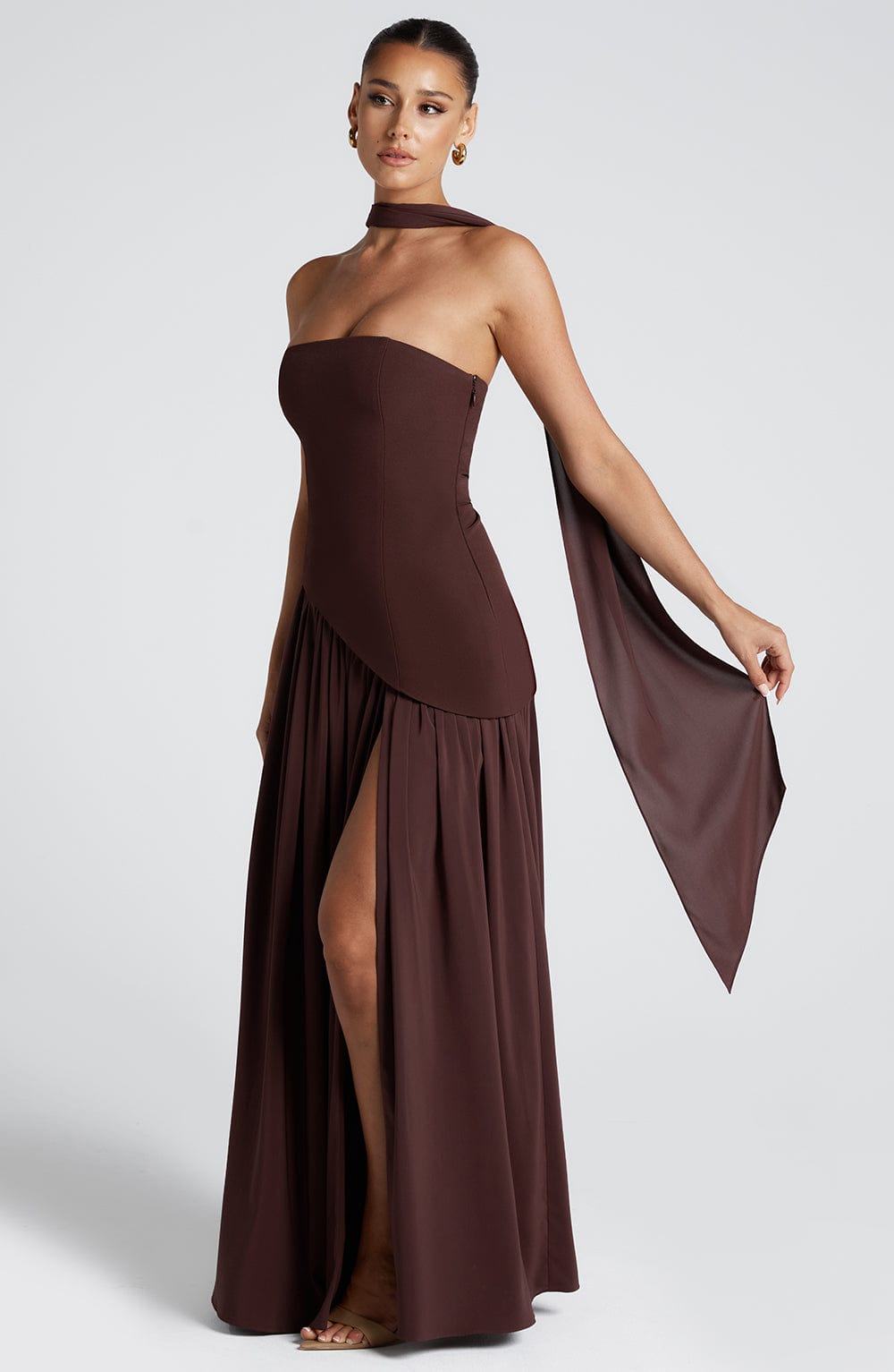 Robe Maxi Sans Manches pour Femme avec Fente Haute et Taille Asymétrique