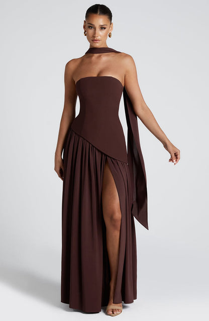 Robe Maxi Sans Manches pour Femme avec Fente Haute et Taille Asymétrique