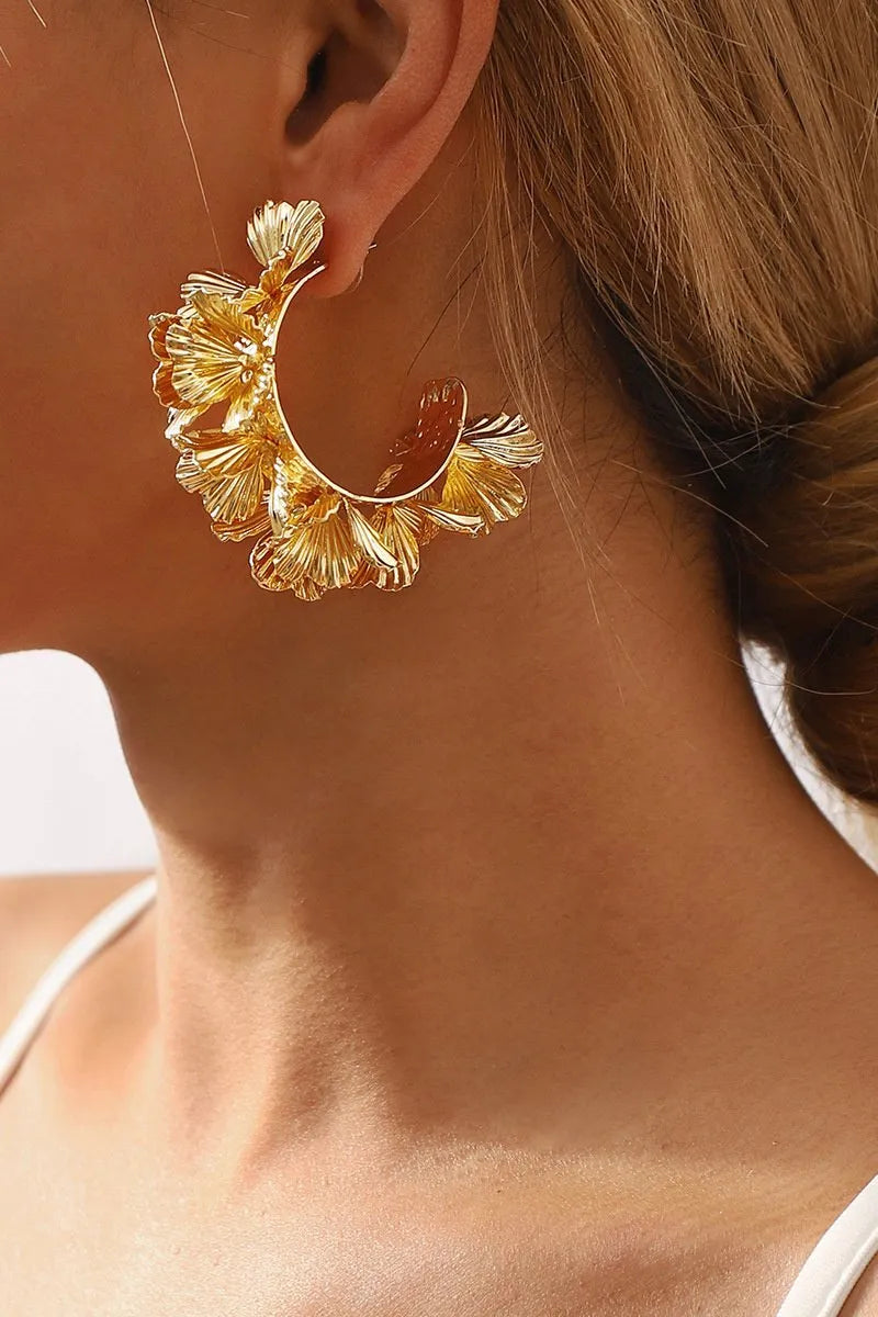 Hadley | Boucles d'oreilles en forme de C avec design floral