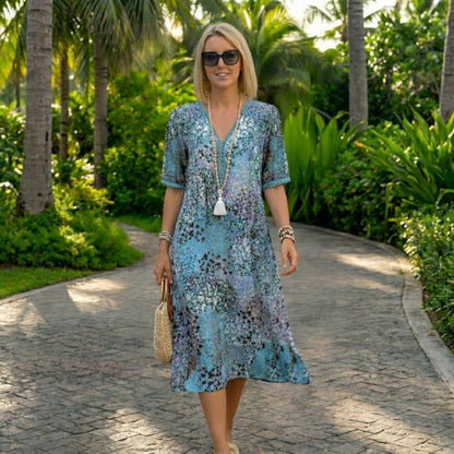 Lunara | Robe Flottante avec Taille Sculptée