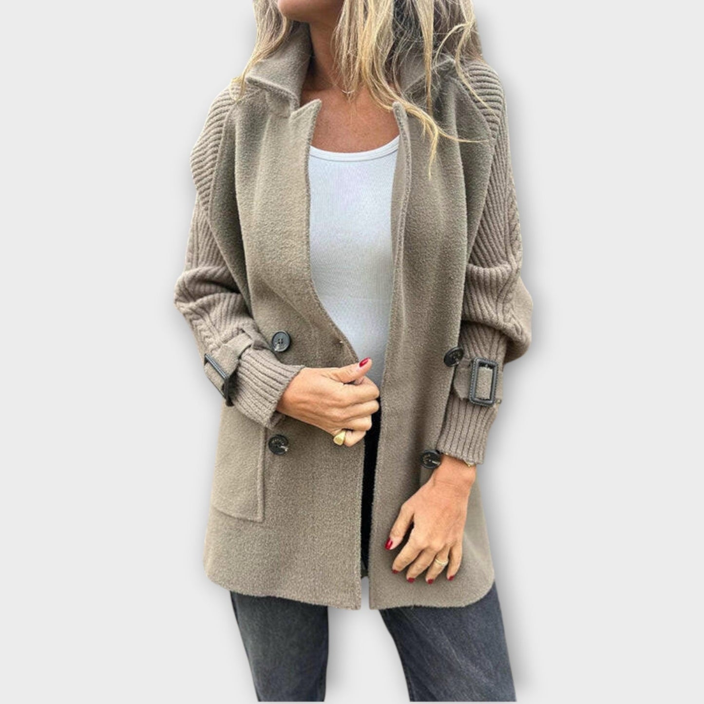 Manteau d'hiver avec des détails en tricot chics et confortables